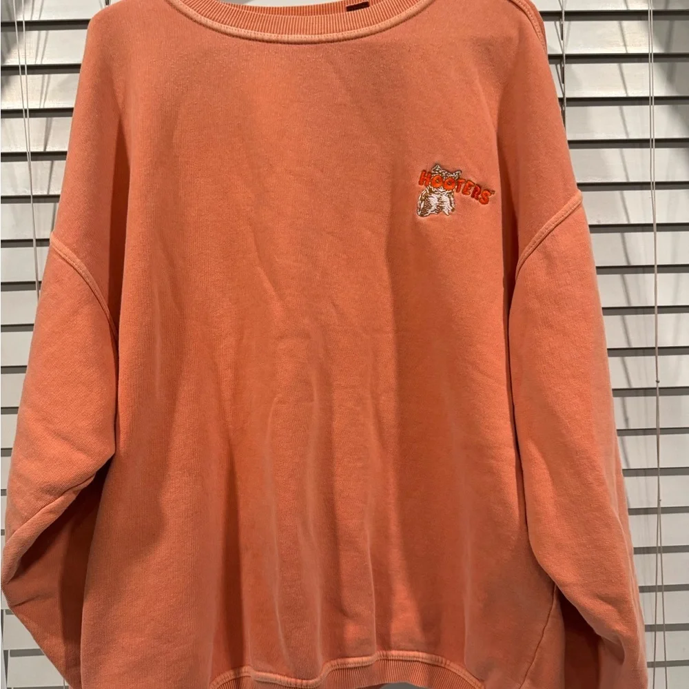 90s Vintage Hooters sweatshirt